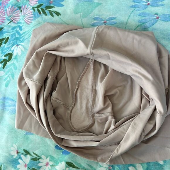 Red Hot Spanx High Waisted Shorts - L - Picture 7 of 7